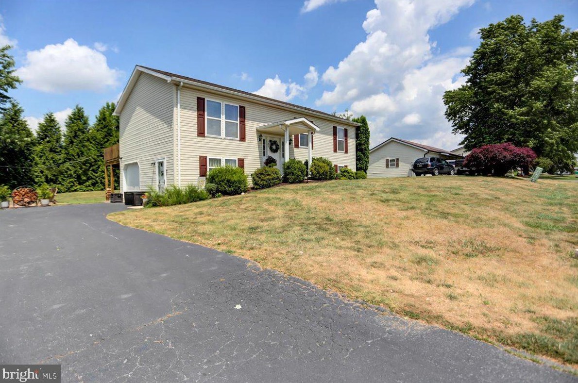 132 Bennelton Dr, Lees Cross Roads, PA 17257