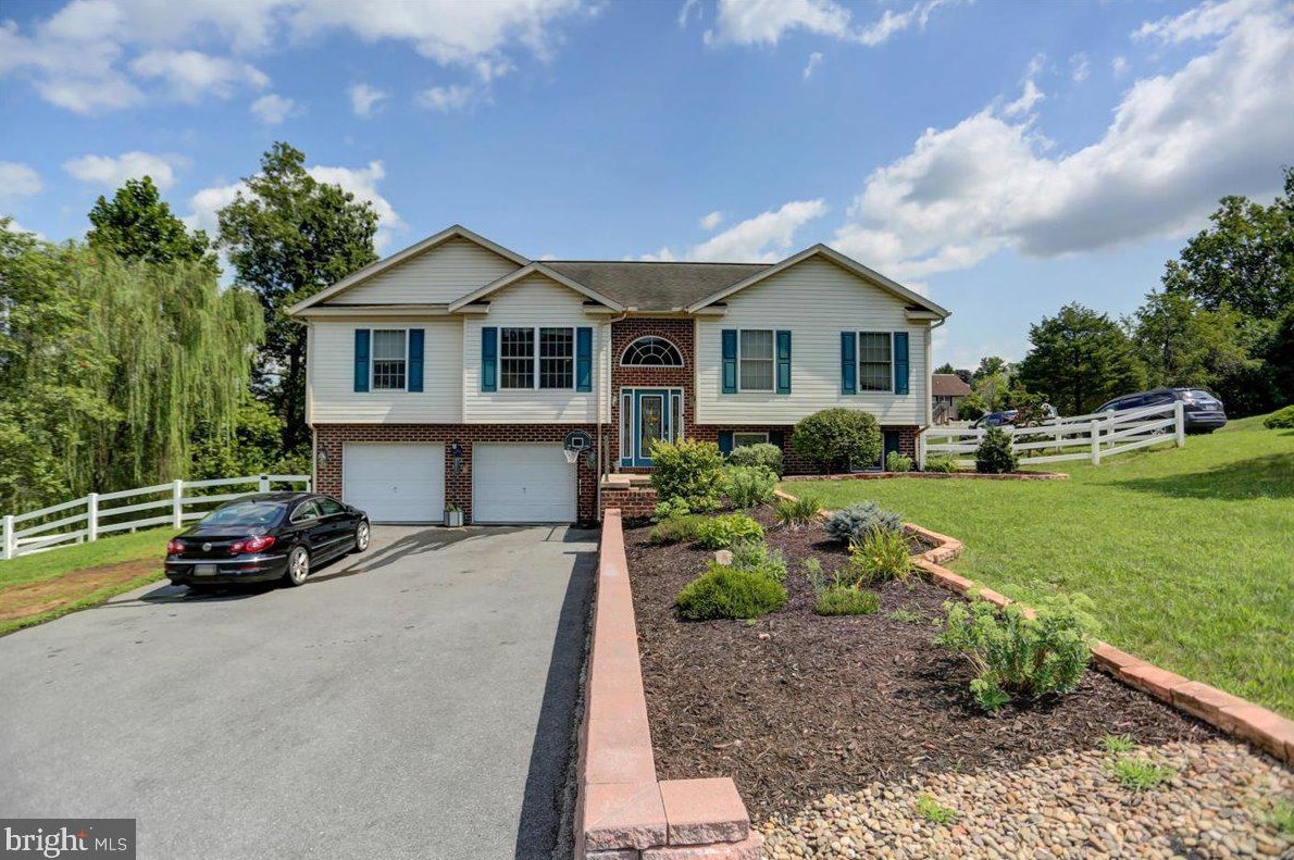 110 Topaz Dr #1, Chambersburg, PA 17202