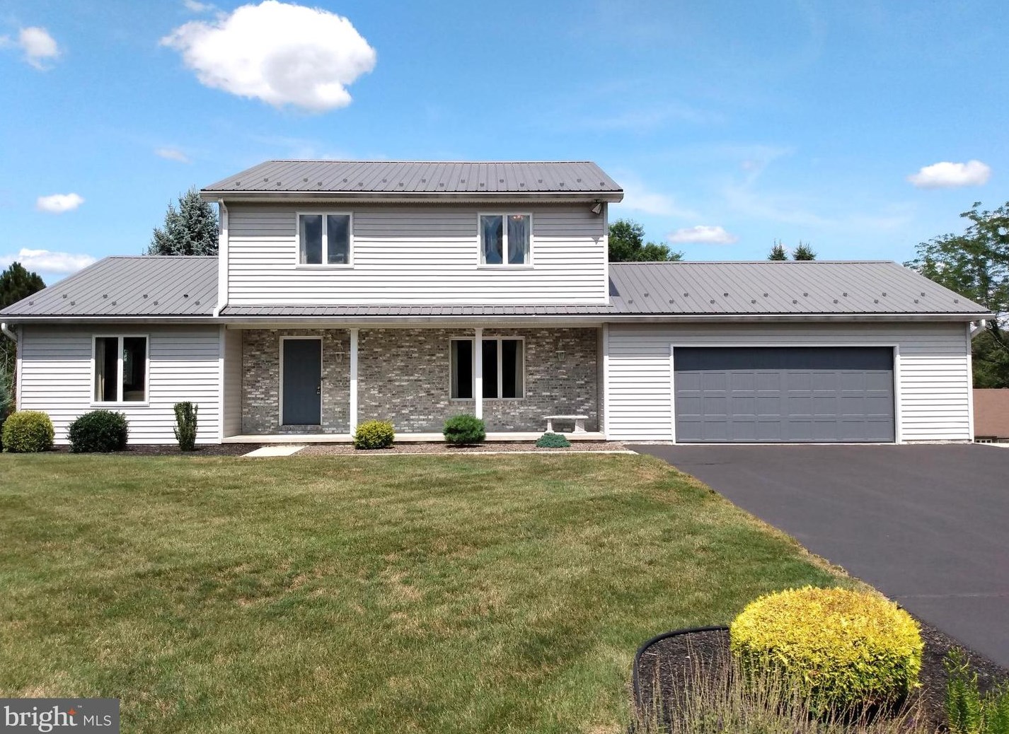 651 Mahantango Dr, Chambersburg, PA 17202