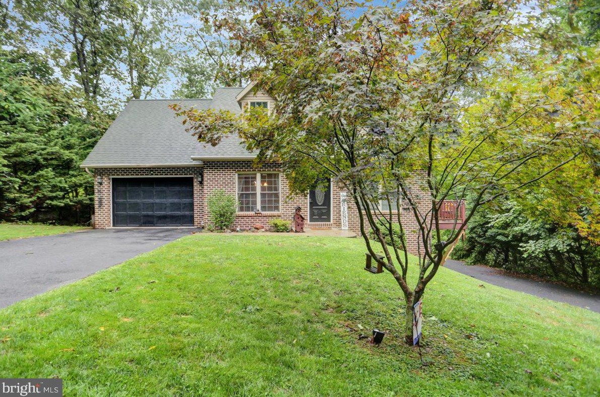 604 Forest Rd, Chambersburg, PA 17202