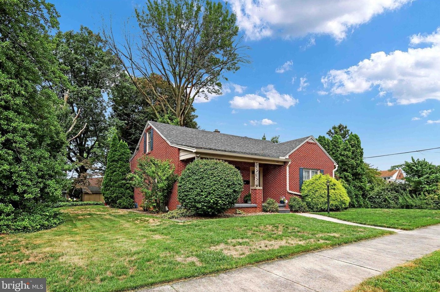 439 S 8th St, Chambersburg, PA 17201