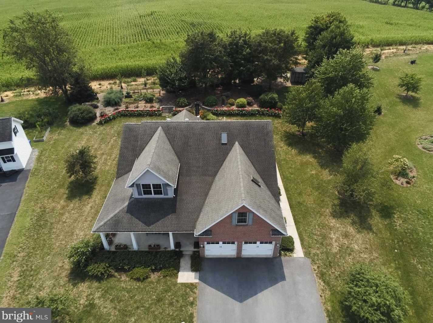 121 Summer Breeze Ln, Chambersburg, PA 17202