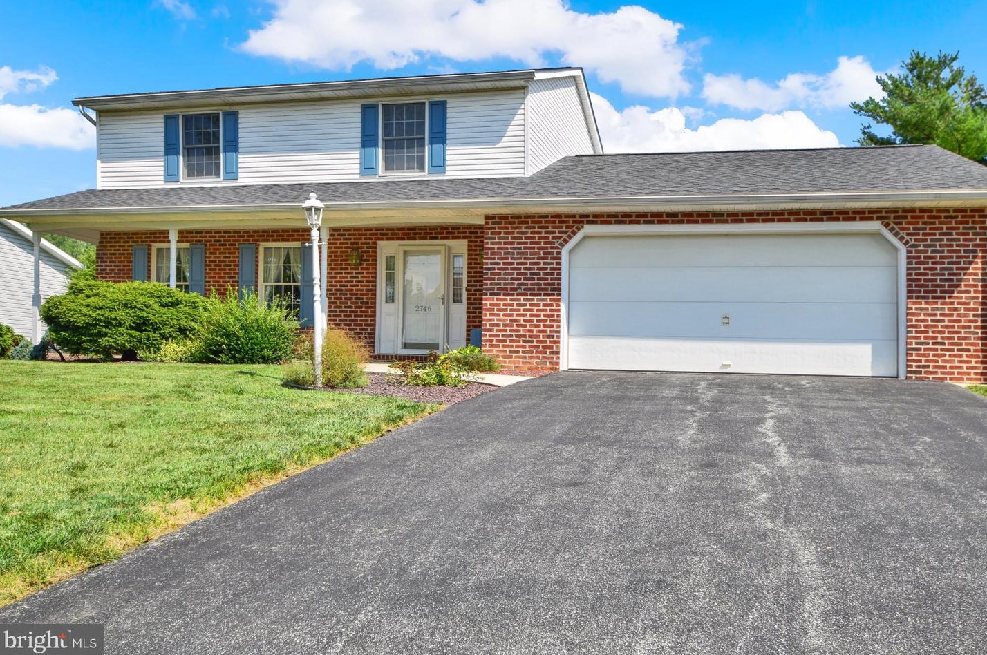 2746 Fillmore Dr, Chambersburg, PA 17201