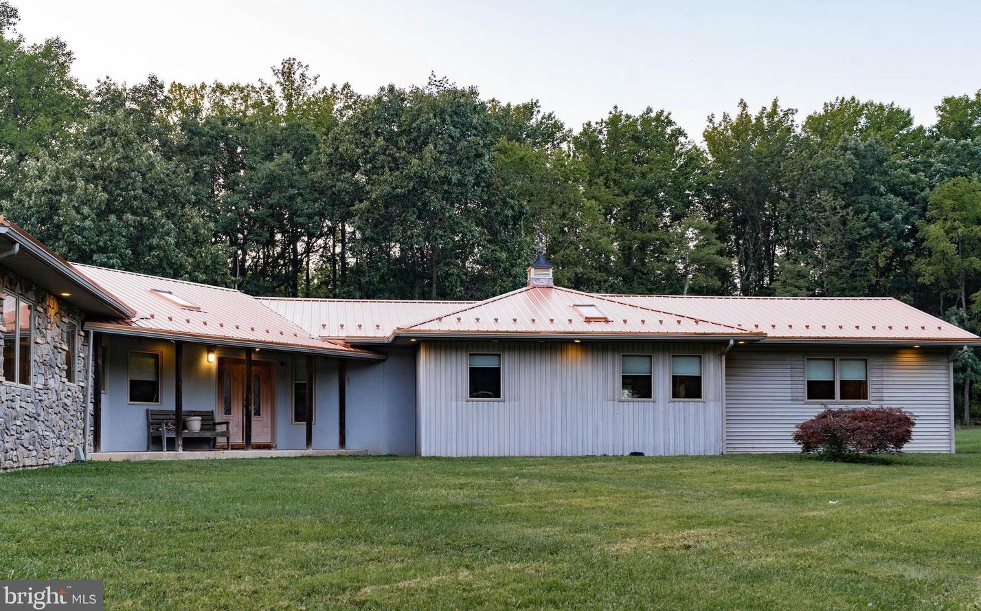 1251 Black Gap Rd, Fayetteville, PA 17222-9713