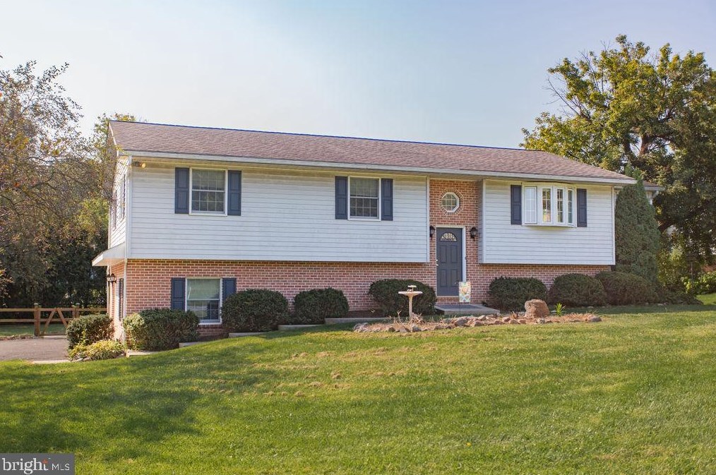1118 Heather Dr, Chambersburg, PA 17202