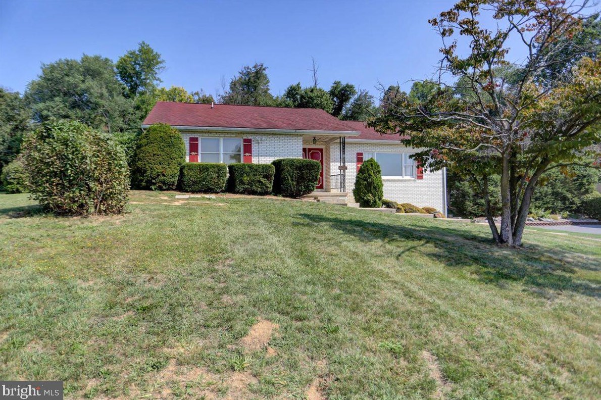 544 Wile Cir, Fayetteville, PA 17222