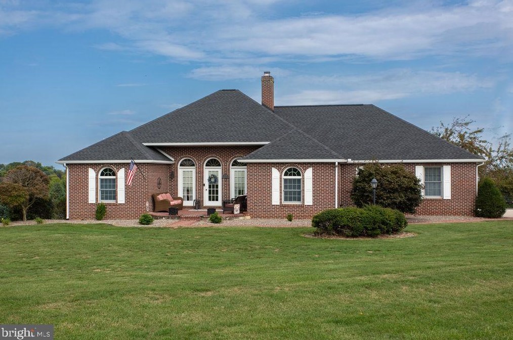 6435 Greenbriar Cir, Chambersburg, PA 17202