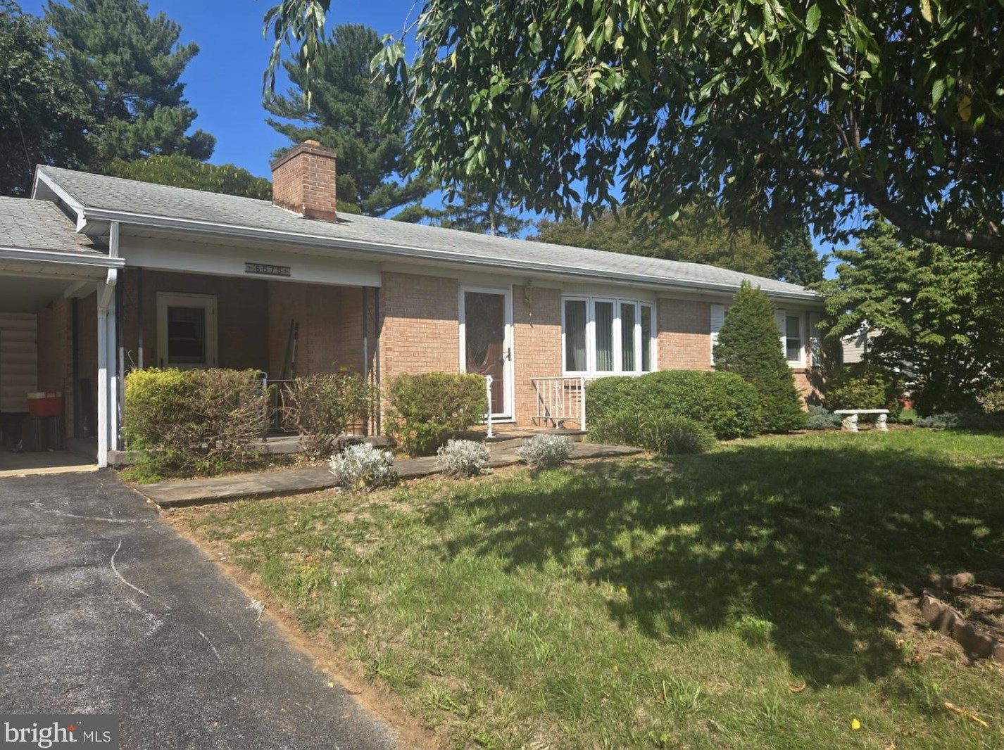 6575 Back Ln E, Roadside, PA 17268