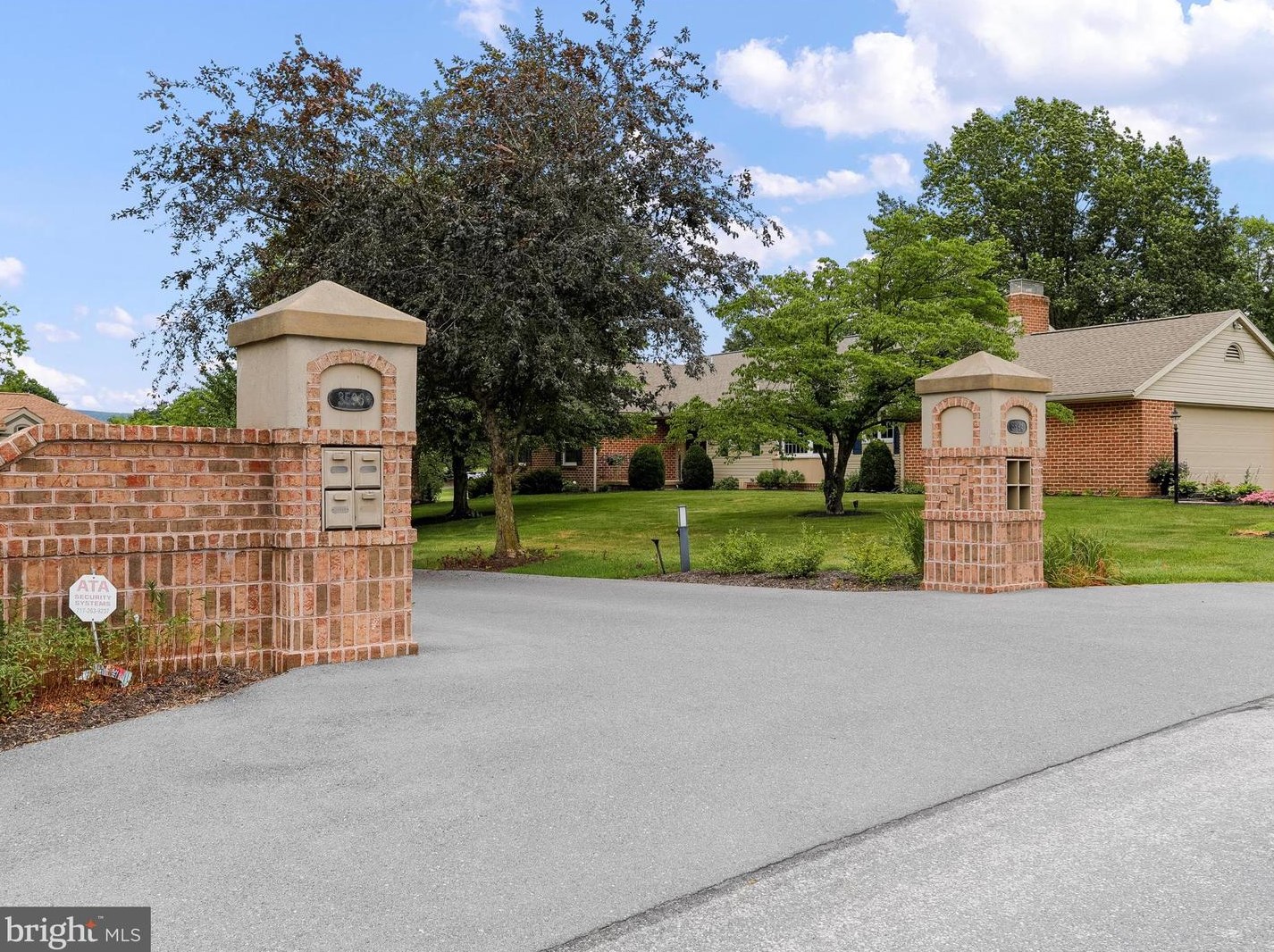 3596 Eagle Dr, Chambersburg, PA 17202