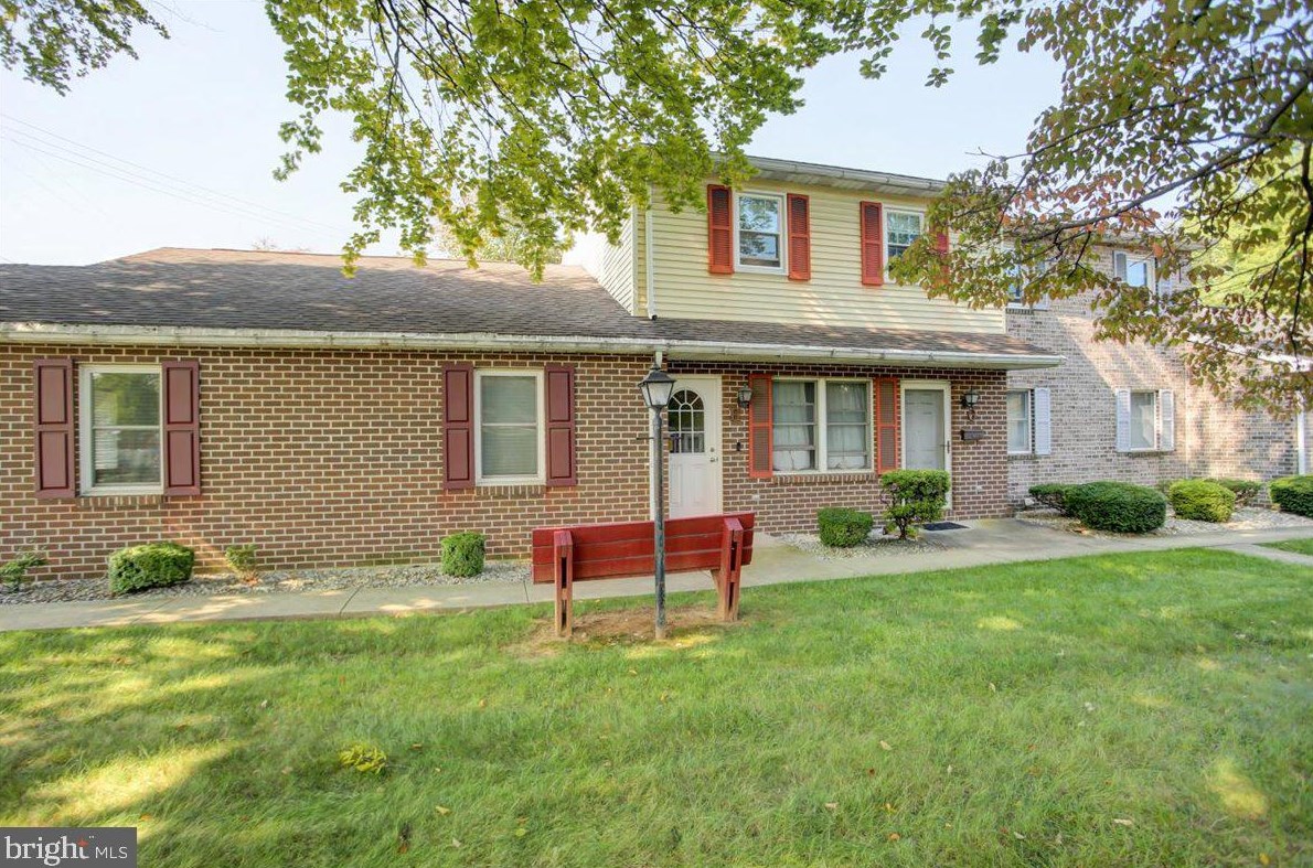521 W King St, Lees Cross Roads, PA 17257
