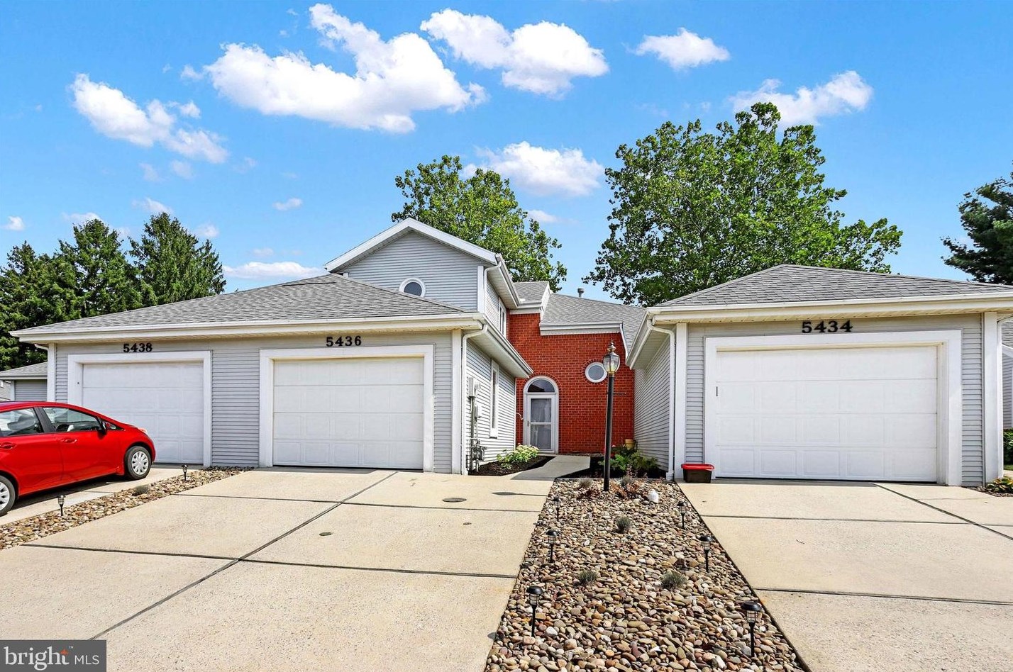 5436 Fairway Dr, Fayetteville, PA 17222-9231