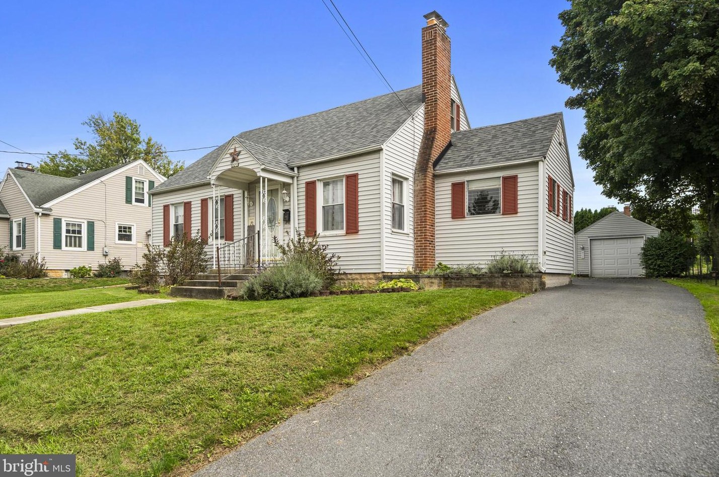 221 N Grant St, Roadside, PA 17268