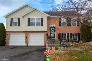 11385 Ridge Crest Dr, Waynesboro, PA 17268 - Photo 2