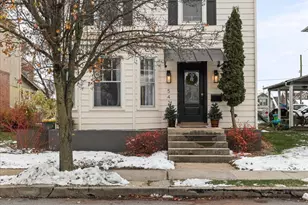 542 E Liberty St, Chambersburg, PA 17201 - Photo 2