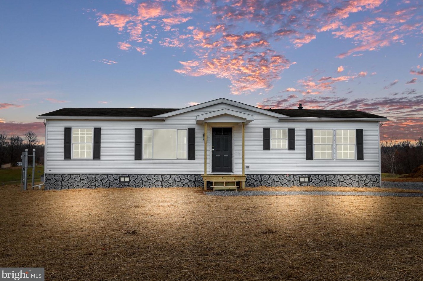 209 Cedar Flats Rd, Stoneybreak, PA 17267