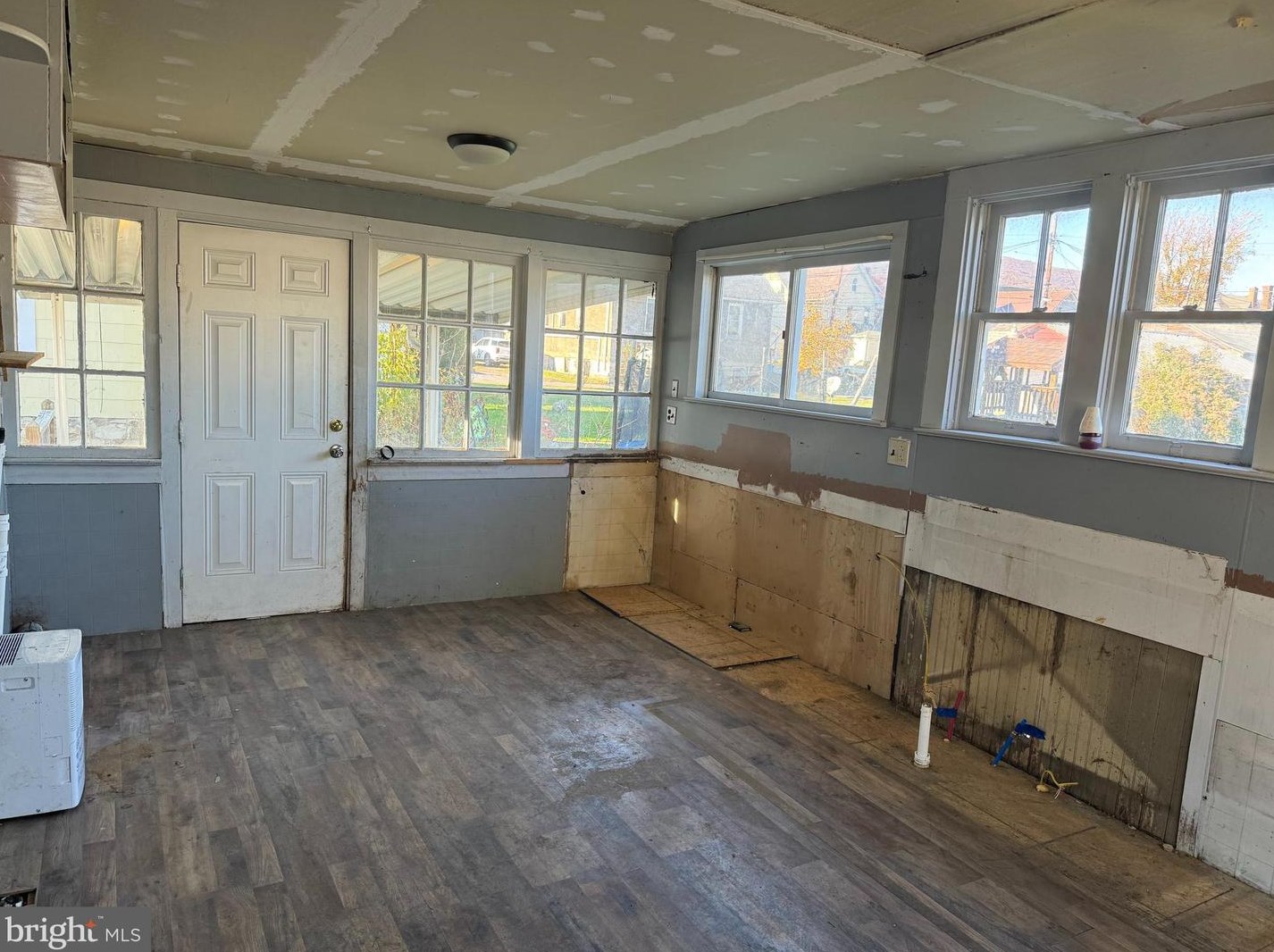 19 E Milford St, Shirleysburg, PA 17066