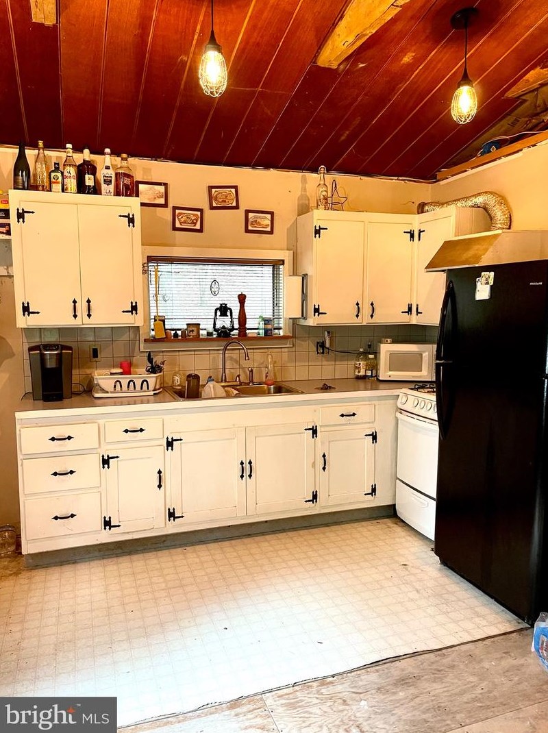 720 Forest Rd, East Salem, PA 17059