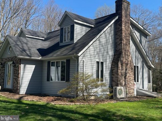 1692 Mountain Rd, East Salem, PA 17059-8649
