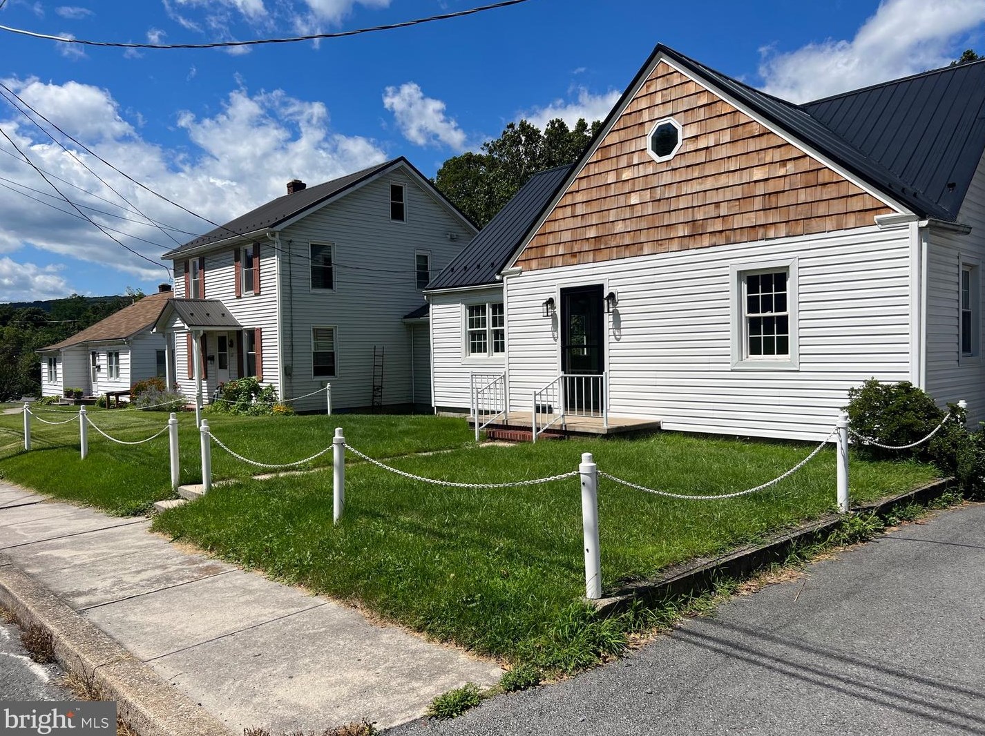 19 Cedar St, East Salem, PA 17059-1310
