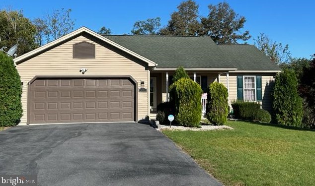 153 Ginger Ln, East Salem, PA 17059-9519