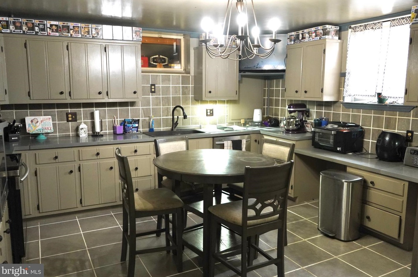 1882 Arch Rock Rd, East Salem, PA 17059-8434