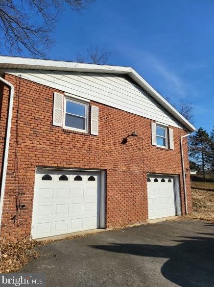 1300 Locust St, Kinderhook, PA 17512