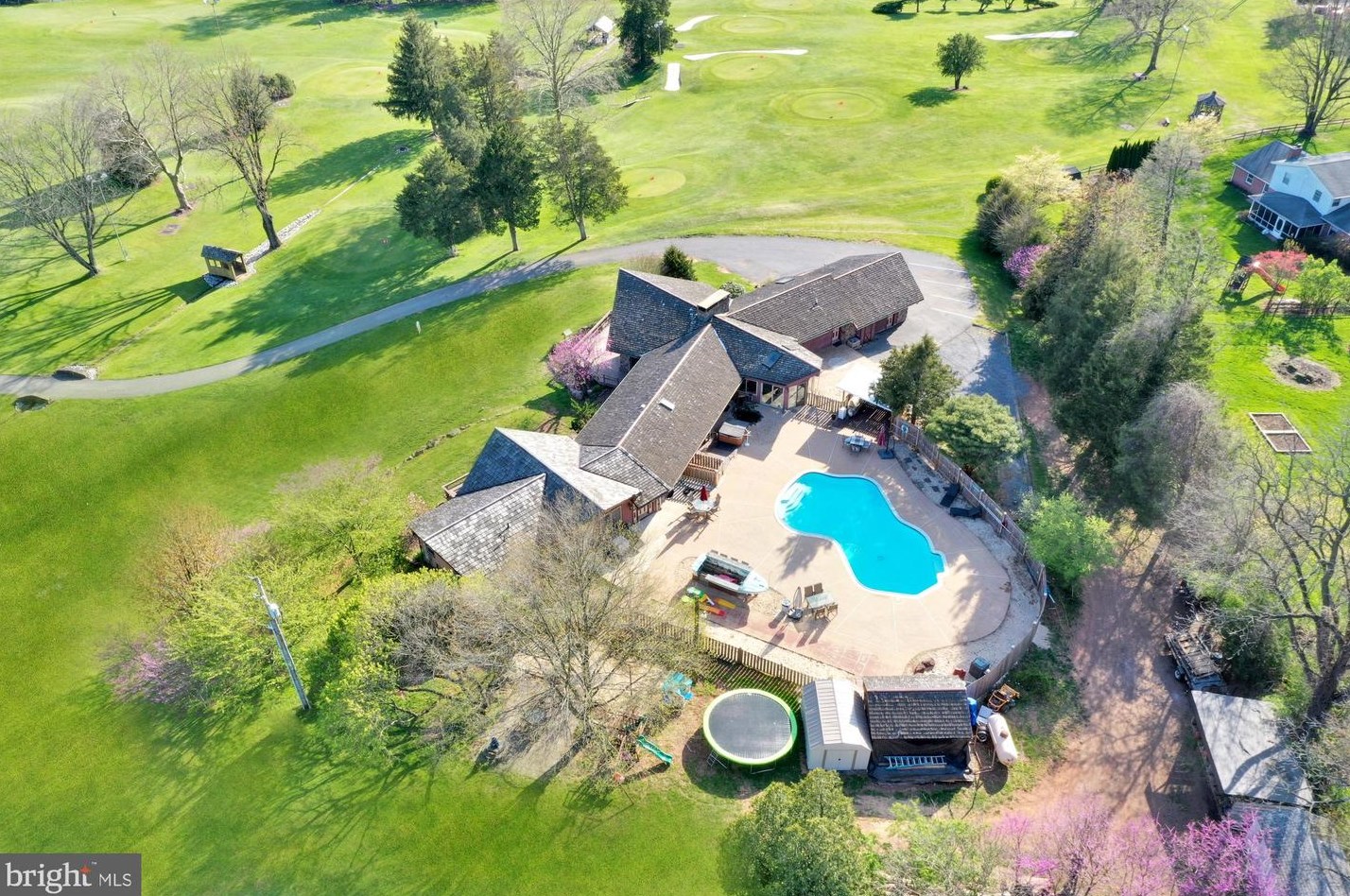 125 S Ridge Rd, Swartzville, PA 17569