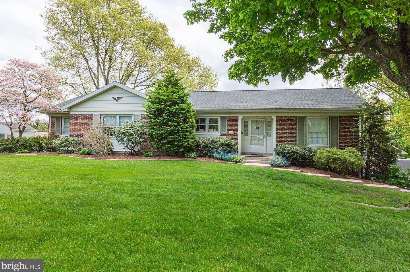 270 Rapho St, Old Line, PA 17545-1133