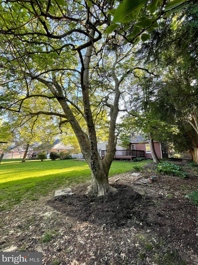 5975 Leebel Rd, East Petersburg PA  17520-1512 exterior