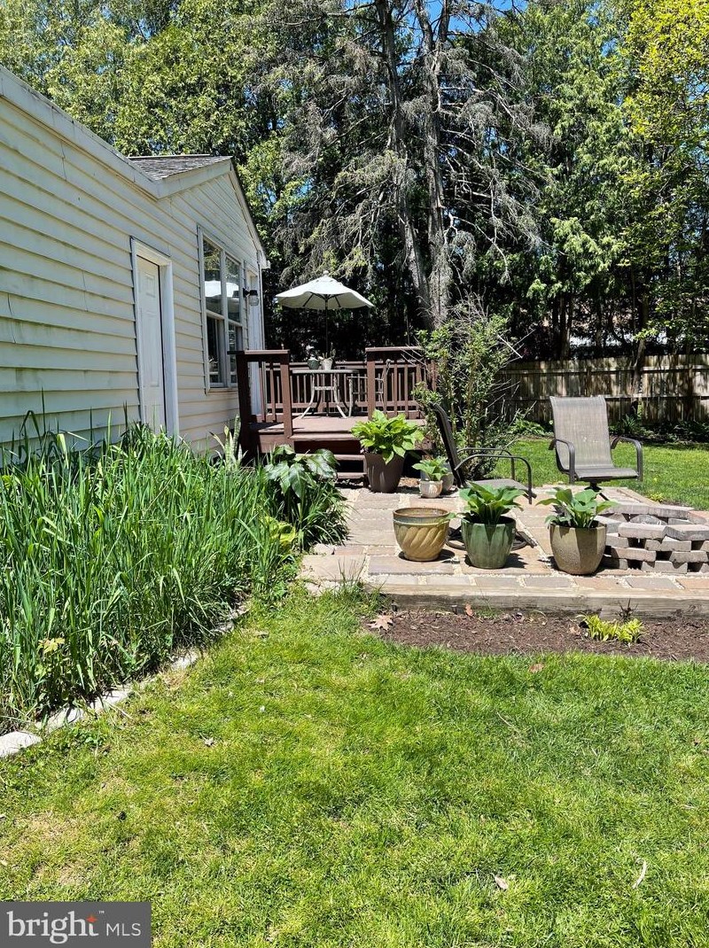 5975 Leebel Rd, East Petersburg PA  17520-1512 exterior