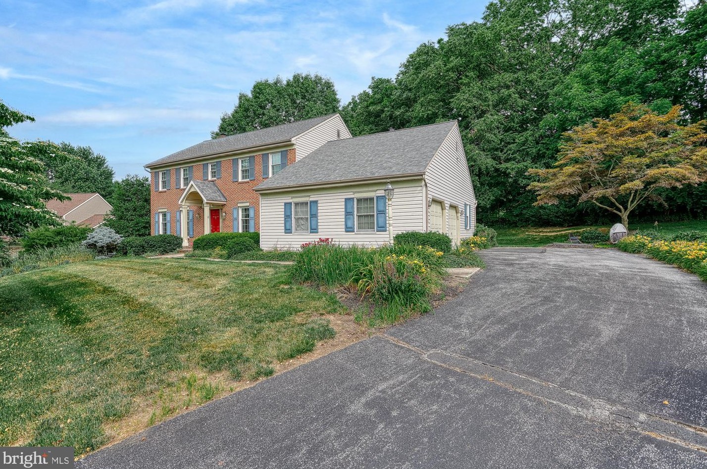 2624 Valley View Dr, Lancaster, PA 17601