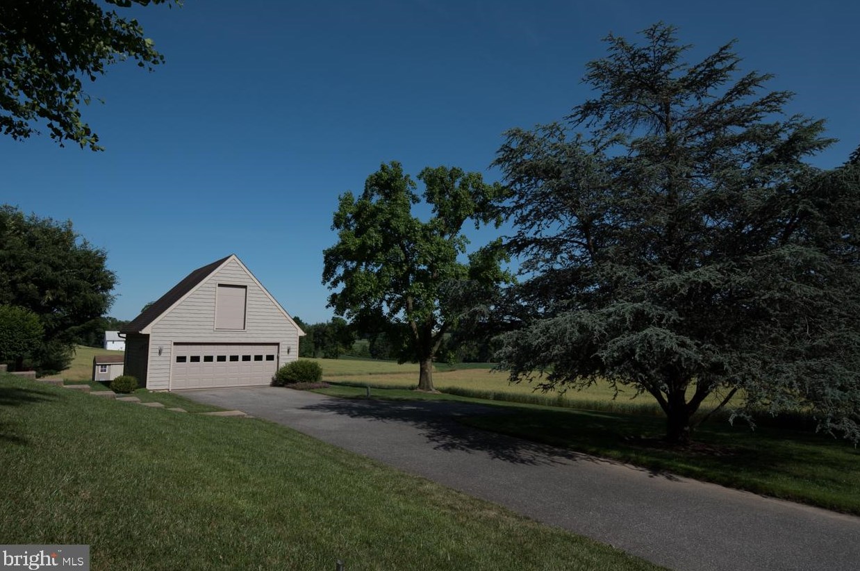 1011 Millwood Rd, Willow, PA 17584