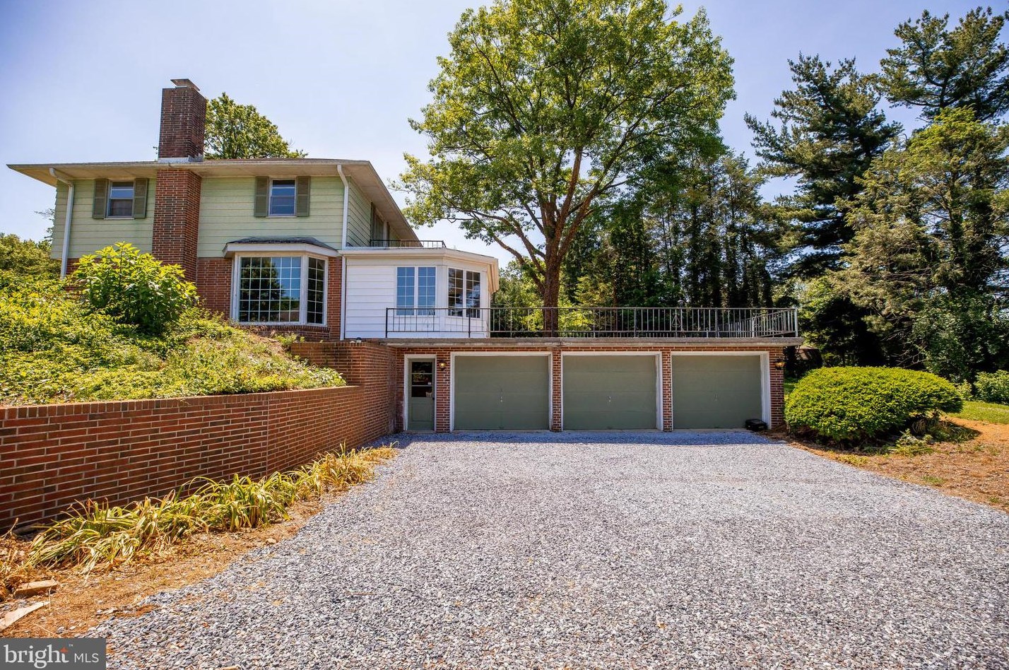 443 Ruth Ridge Dr, Lancaster, PA 17601