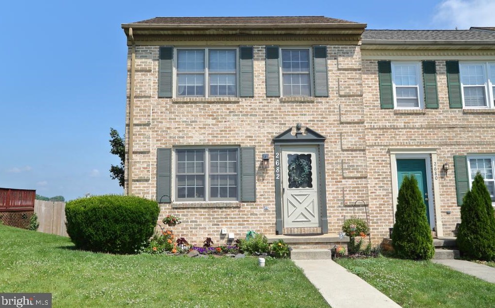 2682 Northfield Dr, East Petersburg, PA 17520-1047
