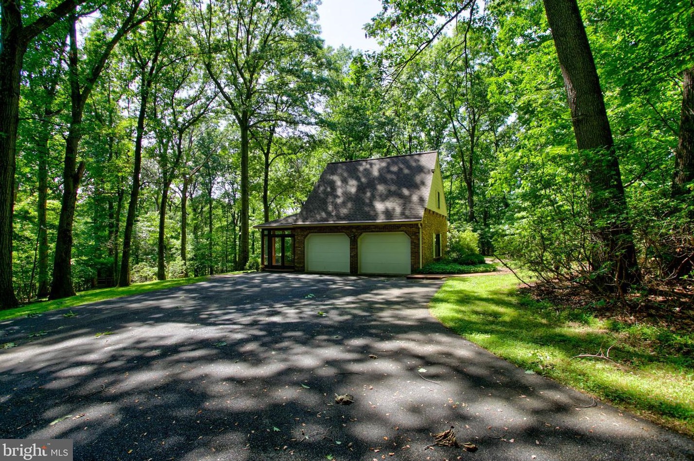 103 Lakewood Dr, Pequea, PA 17565-9602