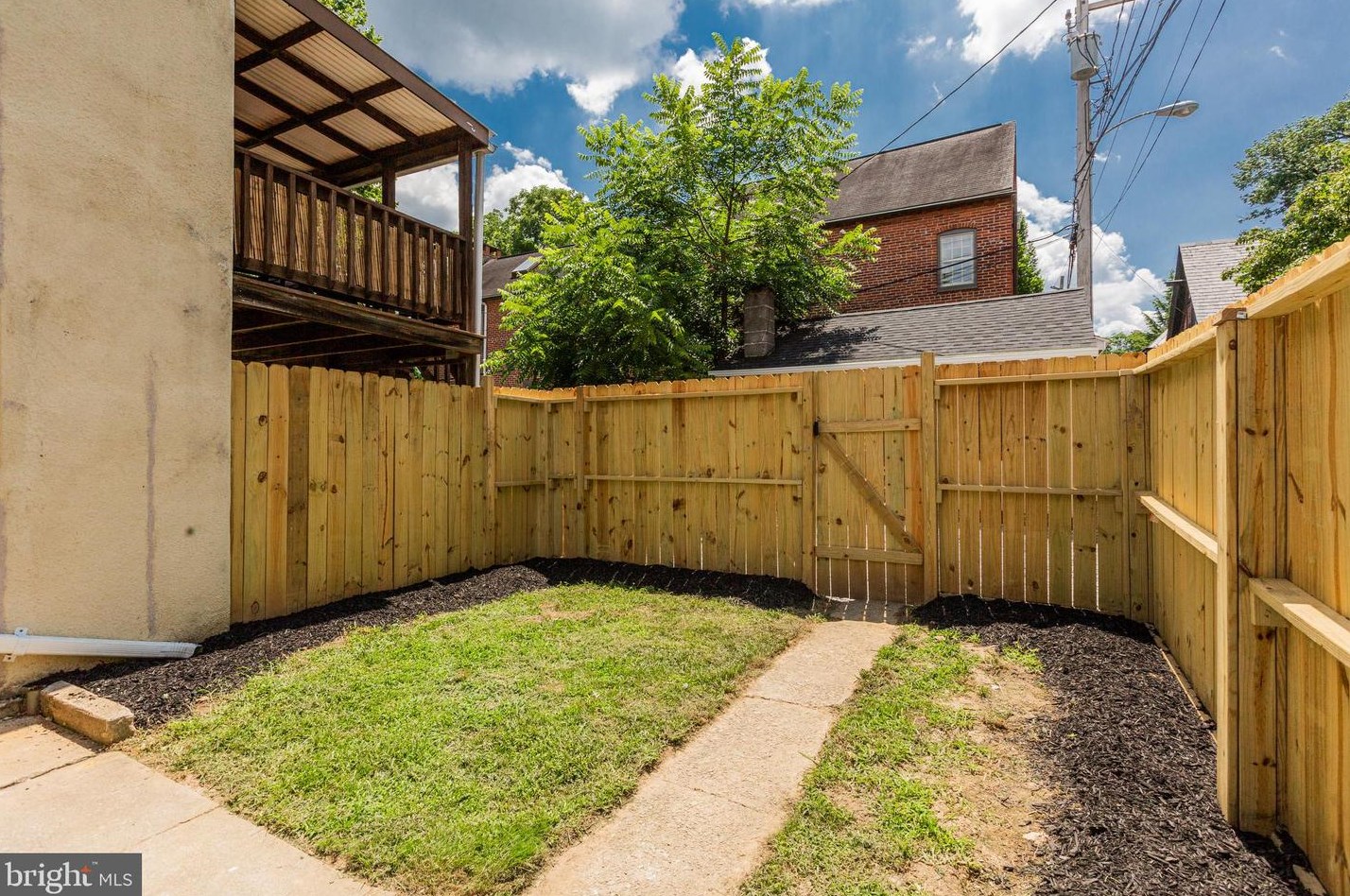 328 Walnut St, Lancaster PA  17602-2404 exterior