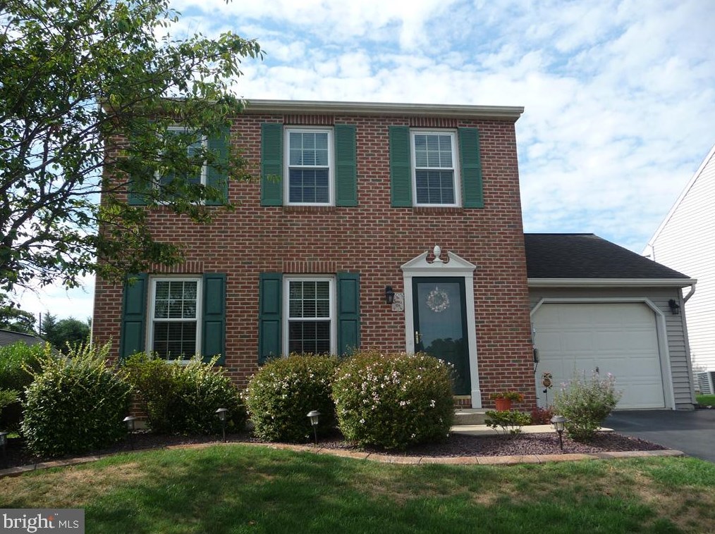 106 Ashley Dr, Marietta, PA 17547-9220