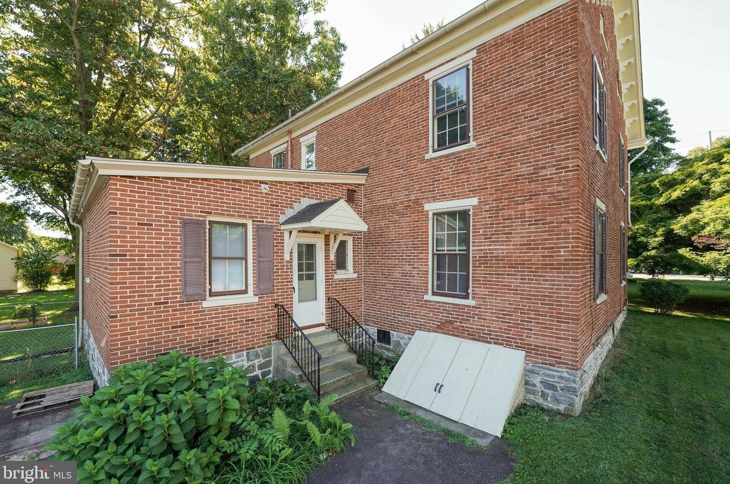 3185 Lincoln Hwy E, Lapark, PA 17562
