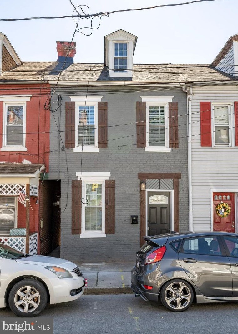 222 S 2nd St, Kinderhook, PA 17512