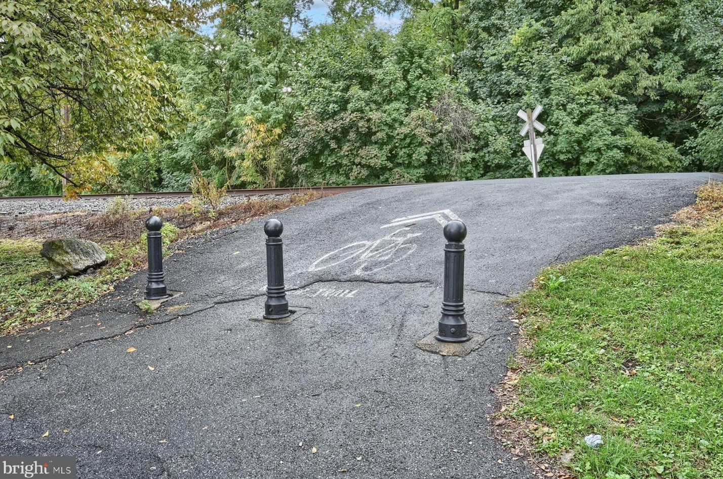 214 Front St, Marietta PA  17547-1504 exterior