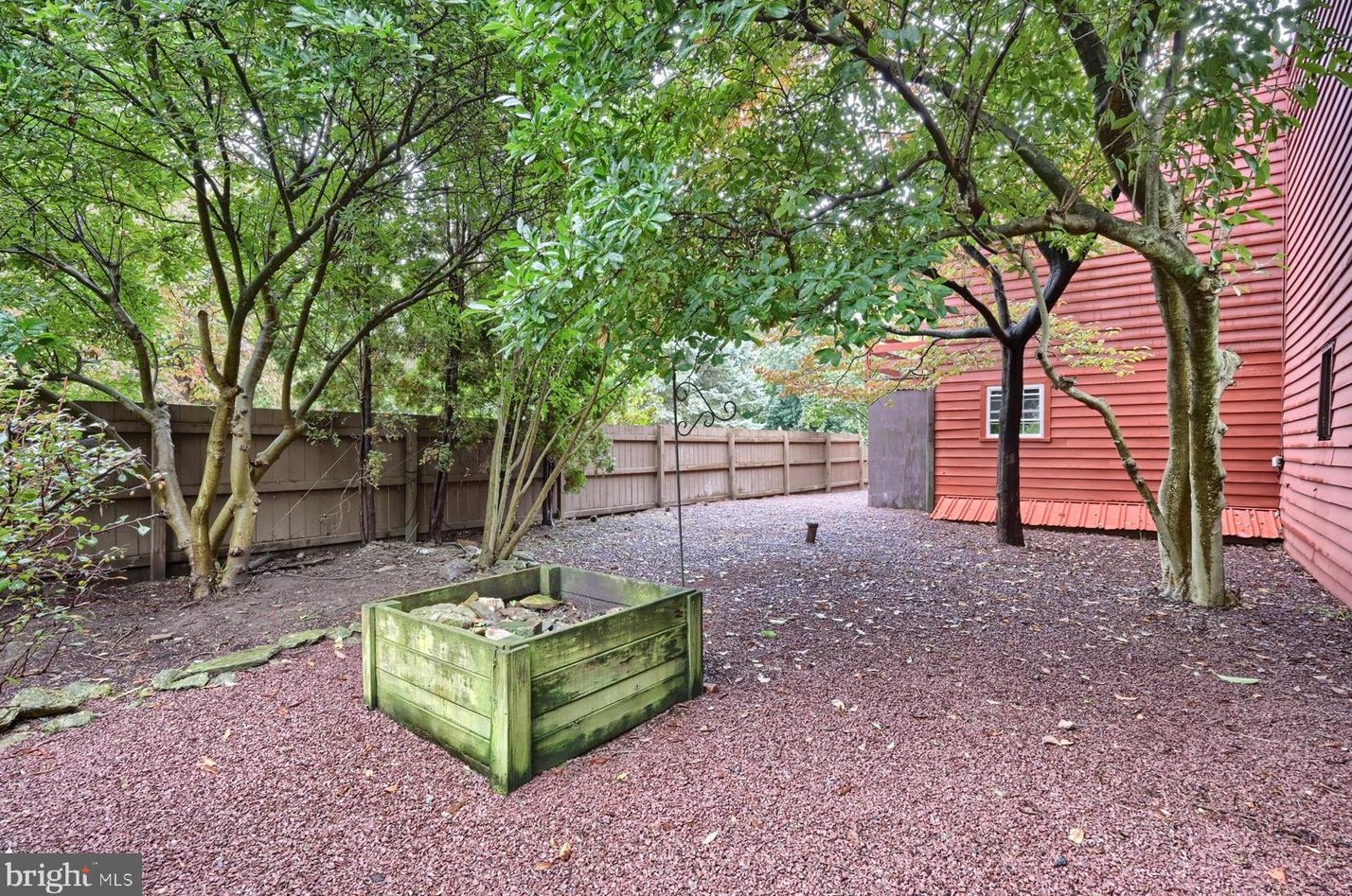 214 Front St, Marietta PA  17547-1504 exterior