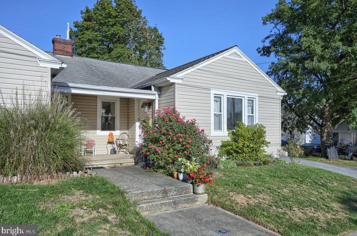 211 Pitt St, Old Line, PA 17545-1125