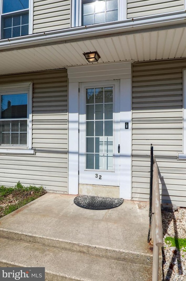 32 Main St, Adamstown, PA 19501-5004