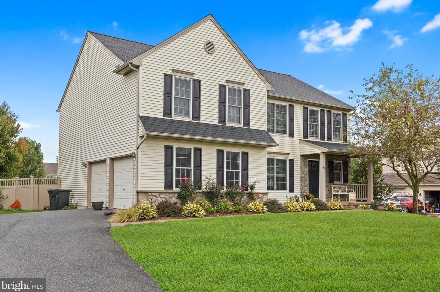 40 Carriage Dr, Marietta, PA 17547-9134