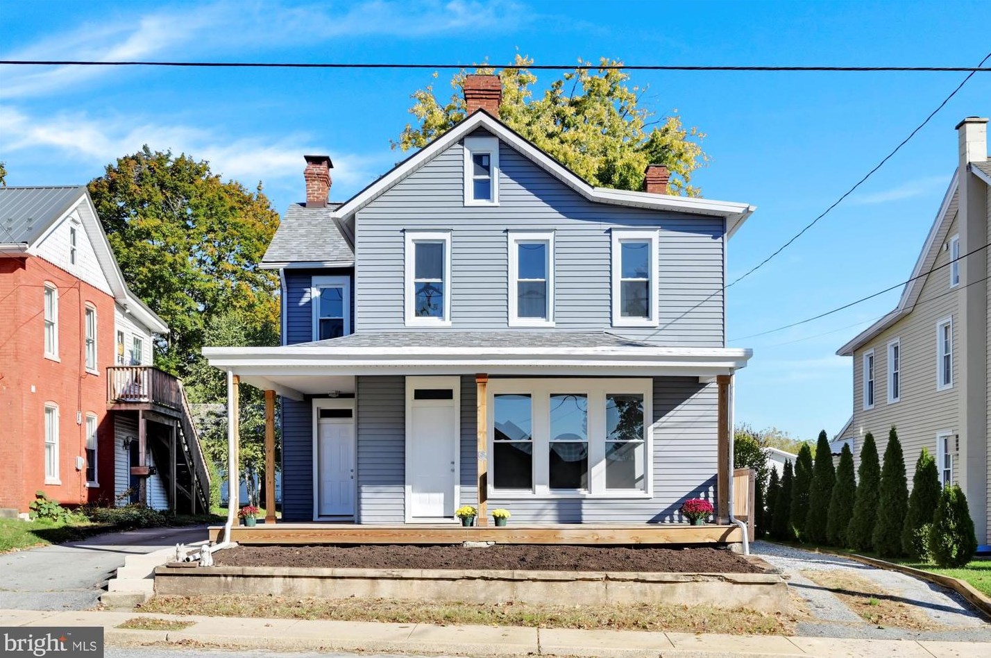 1141 Main St, Akron, PA 17501