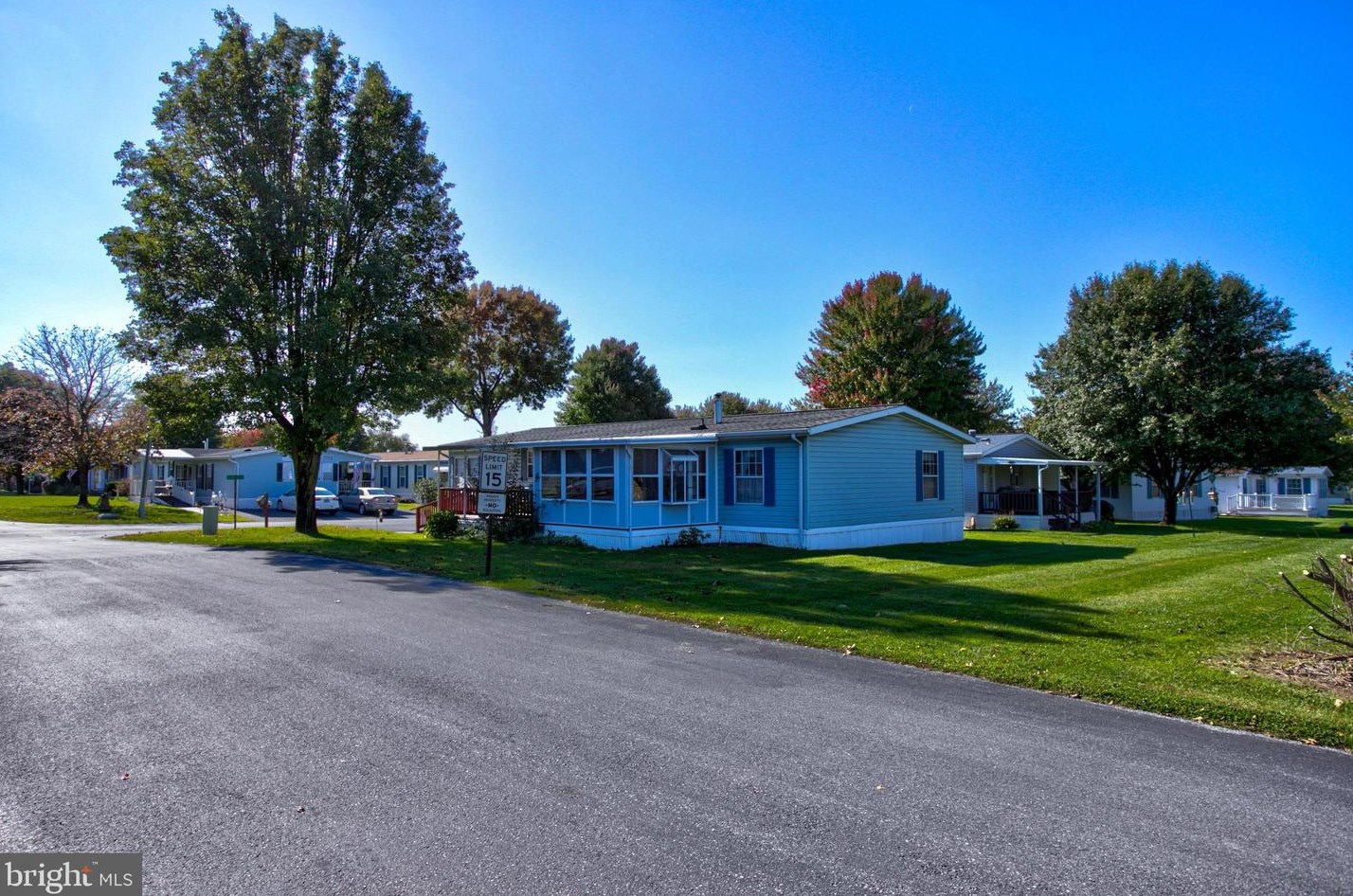 1 Jordan Dr, Ronks, PA 17572-9500