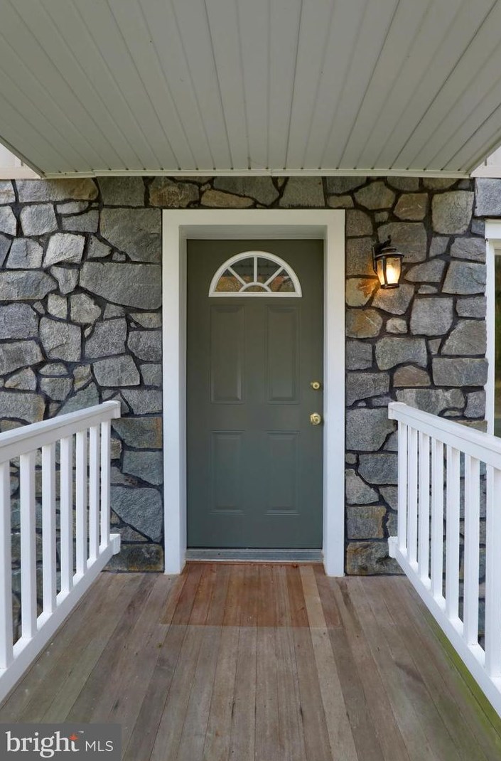 614 Sycamore Dr, Kinderhook, PA 17512