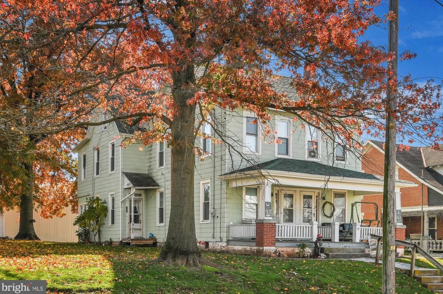 97 N Reamstown Rd, Schoeneck, PA 17578