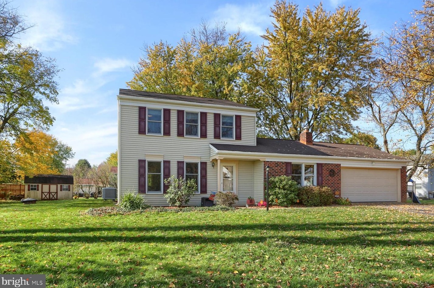 5882 Wild Lilac Dr, East Petersburg, PA 17520-1424