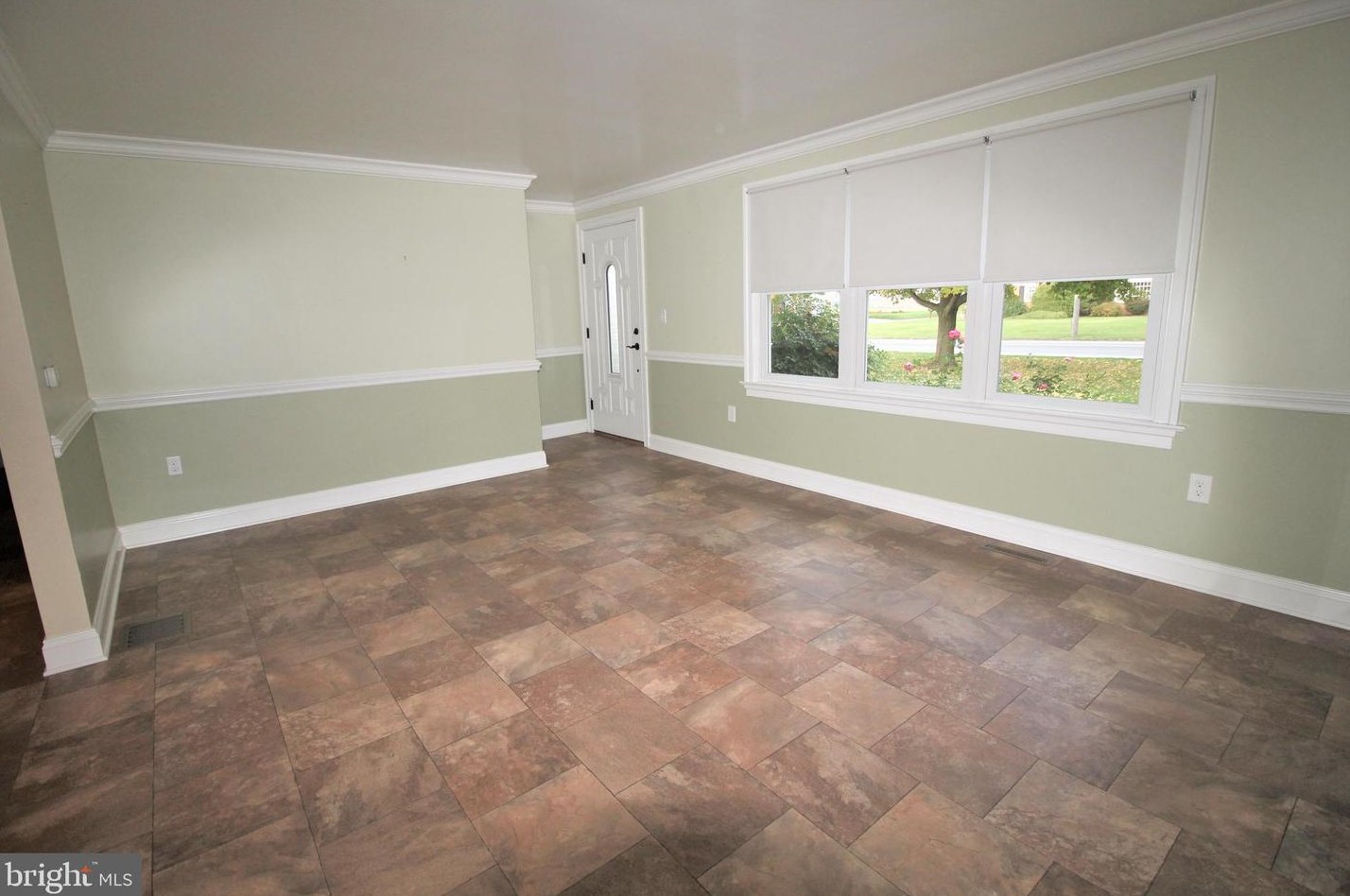 160 N Ronks Rd, Ronks, PA 17572